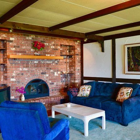 Oceanfront Suite Gibsons Buitenkant foto