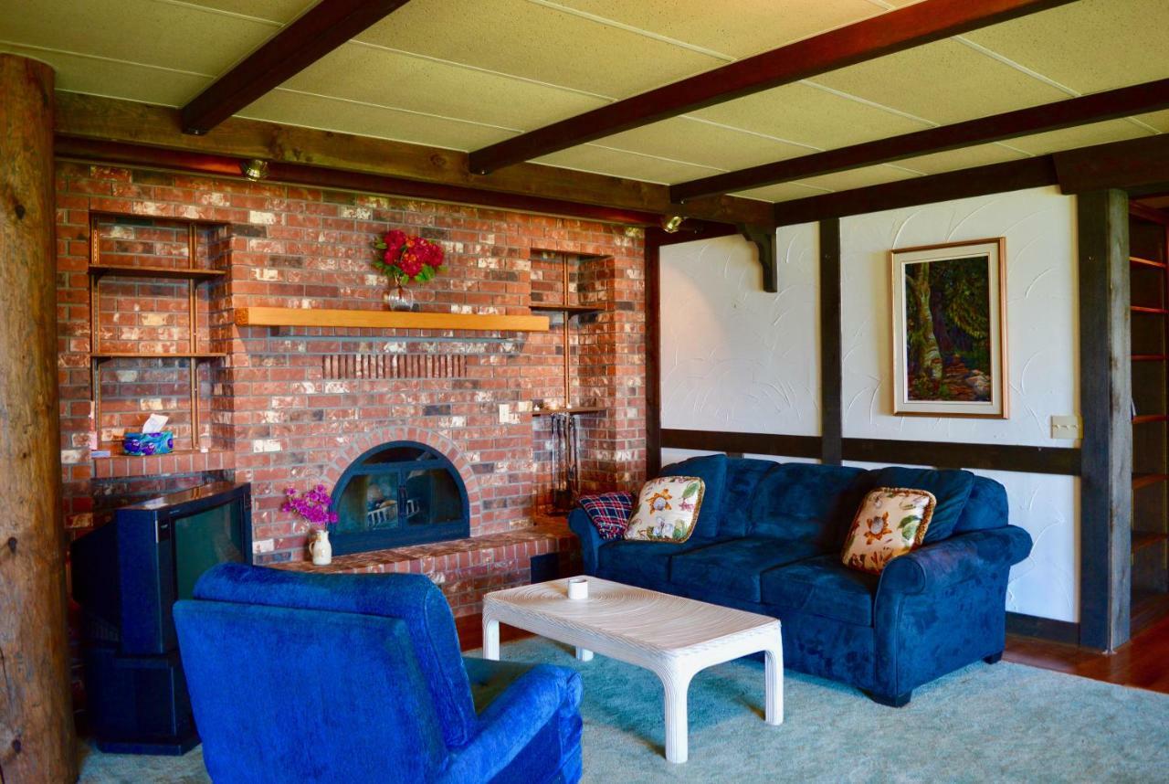 Oceanfront Suite Gibsons Buitenkant foto