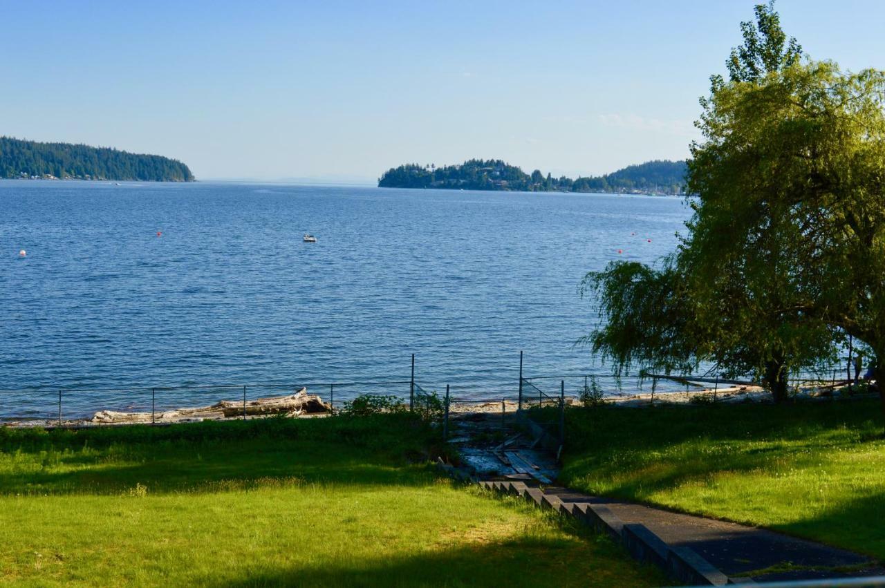 Oceanfront Suite Gibsons Buitenkant foto
