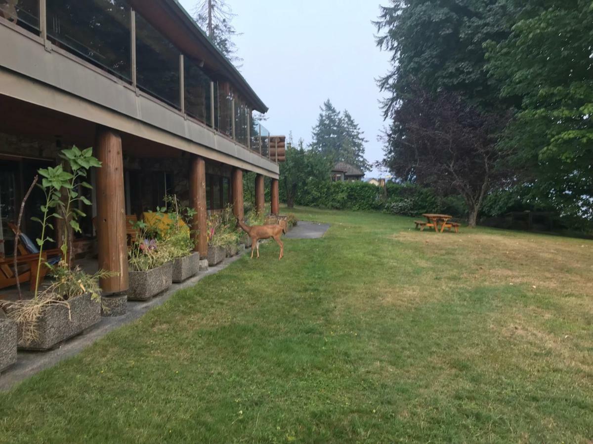Oceanfront Suite Gibsons Buitenkant foto