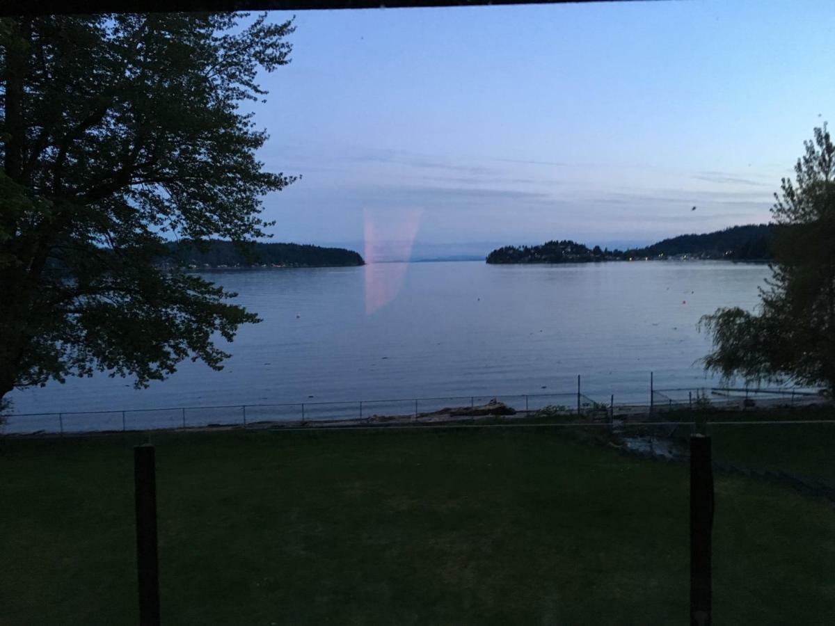 Oceanfront Suite Gibsons Buitenkant foto